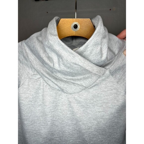 Apana CrossOver Mockneck Yoga Sweatshirt with Thumbholes in Grey - M - Picture 3 of 7
